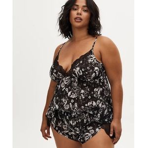 SET: TORRID BLACK SKULL FLORAL CHIFFON & LACE TRIM SLEEP CAMI & SHORT